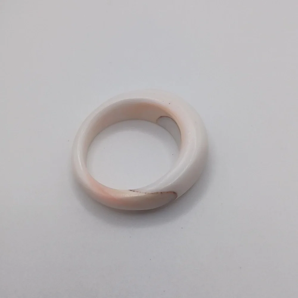 Carved Shell Ring Sz 8